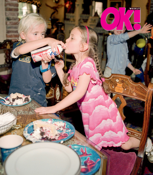 2003  Prince and Paris at Prince\'s 6th birthday party in 2003.jpg