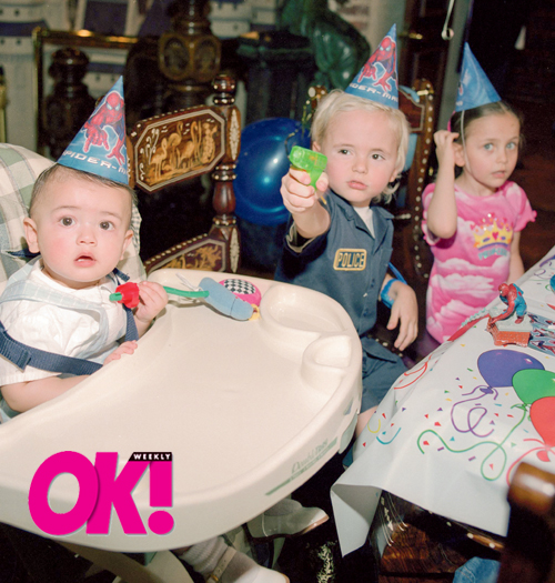 2003  Blanket, Prince and Paris at Prince\'s 6th birthday party in 2003.jpg