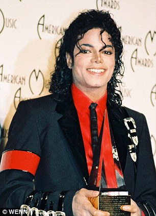 article-2041148-0E0E512400000578-175_306x423.jpg