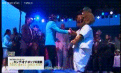 mike-michael-jackson-25379677-250-152.gif