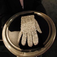 art353-michael-jackson-white-glove-200x0.jpg