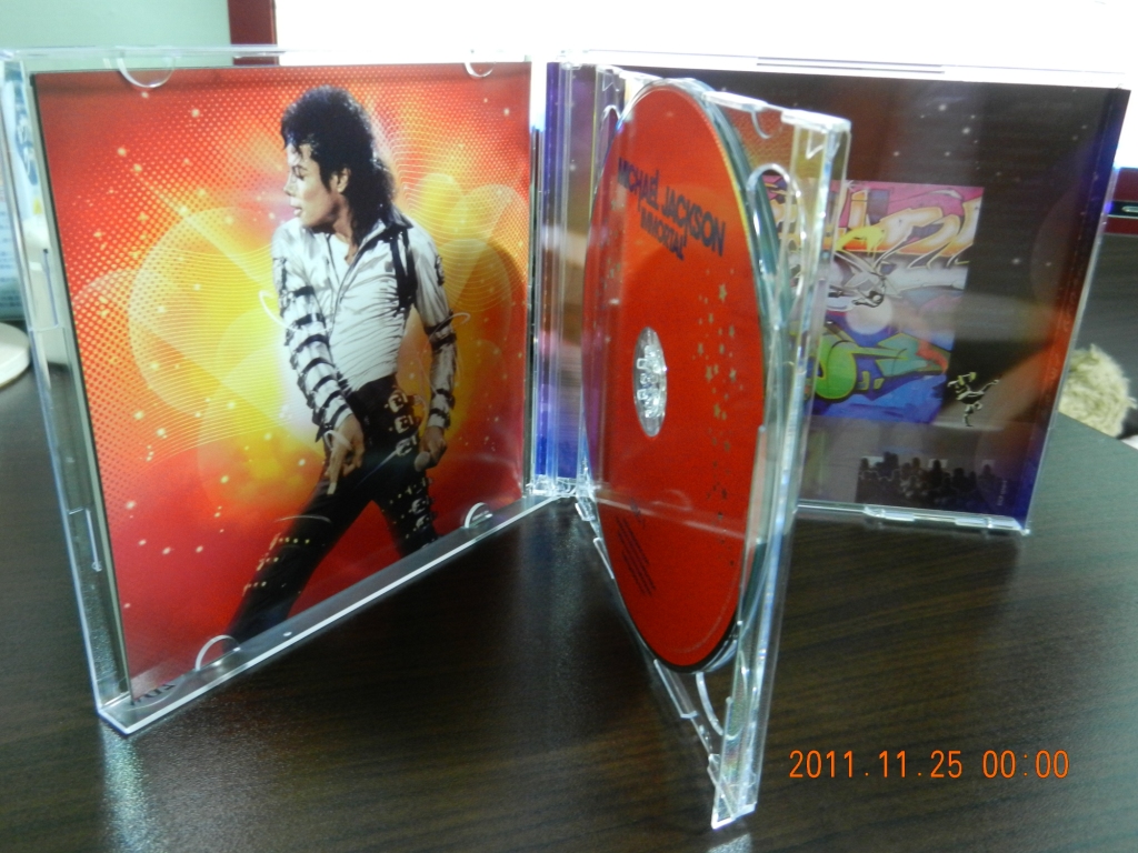 CD內部(雙CD之紅色CD)