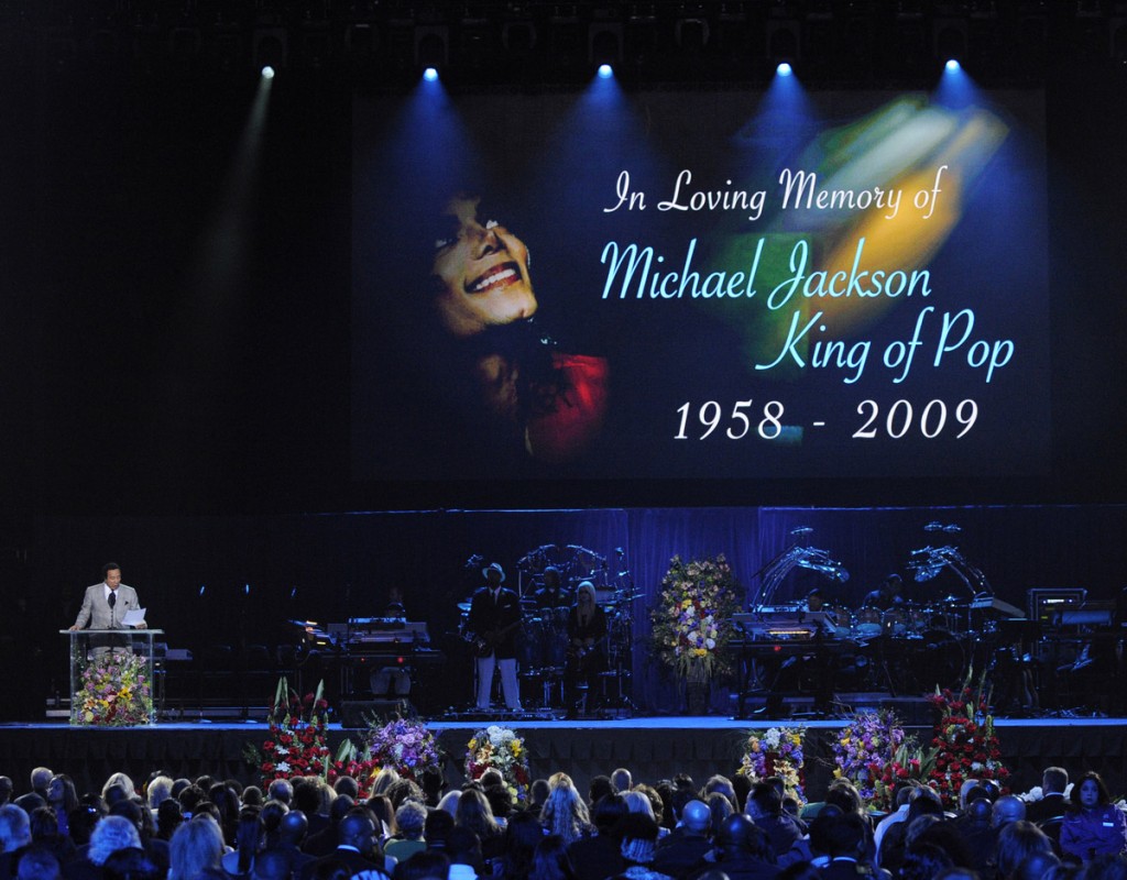 michael-jackson-memorial-at-staples-center-in-california-1024x800.jpg