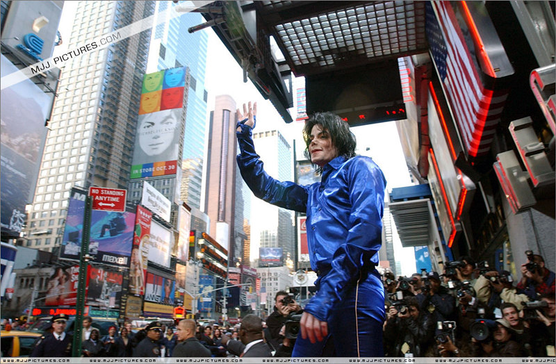 michael-jackson-invincible-era-18781666-1200-787.jpg