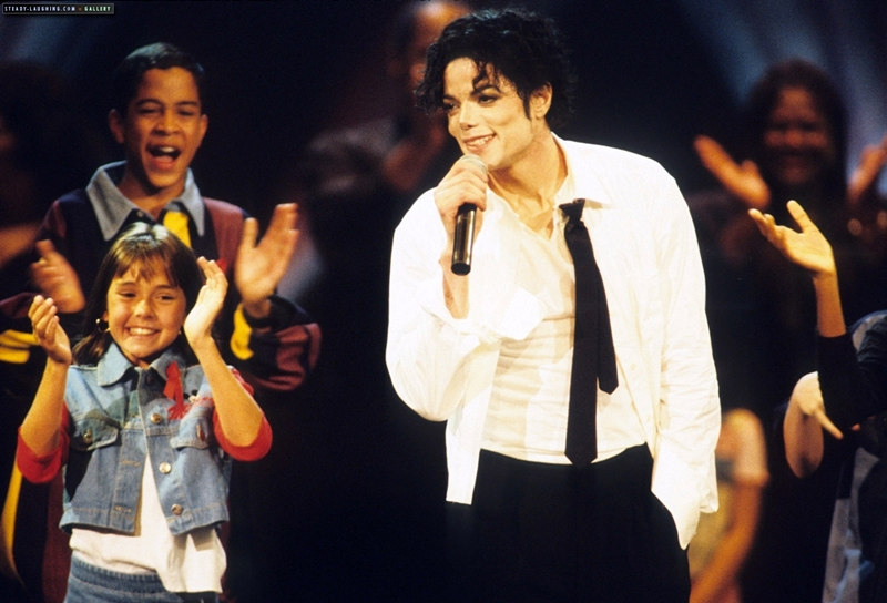 1995-MTV-Video-Music-Awards-michael-jackson-7274505-1100-749_副本.jpg
