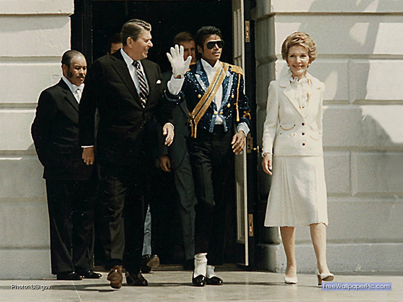 Michael_Jackson_with_the_Reagans.jpg