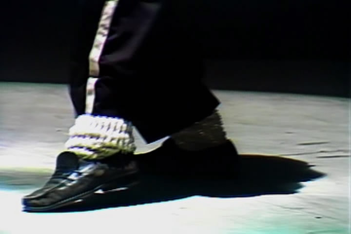 Michael Jackson  Bad Tour Live At Wembley Stadium 1988 (2012).divx_snapshot_01.4.jpg