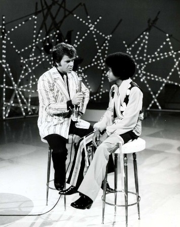 dickclarkmichaelonbandstand.jpg