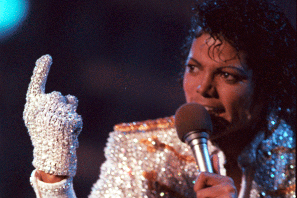 06-26-michael-jackson-glove_full_600.gif