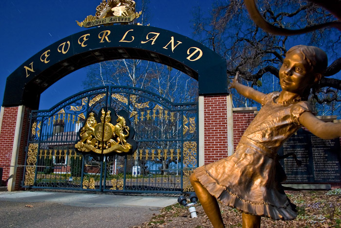 front-gate-with-statue.jpg
