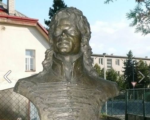 MJ_Bust_Top.JPG