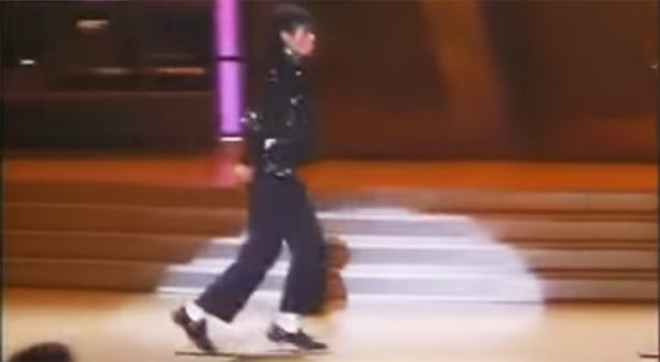 michael-jackson-first-moonwalk.jpg