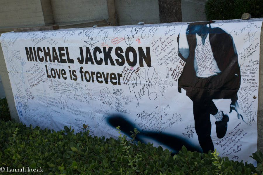 hannah_kozak_celebrating_michael_jackson_birthday-5978.jpg