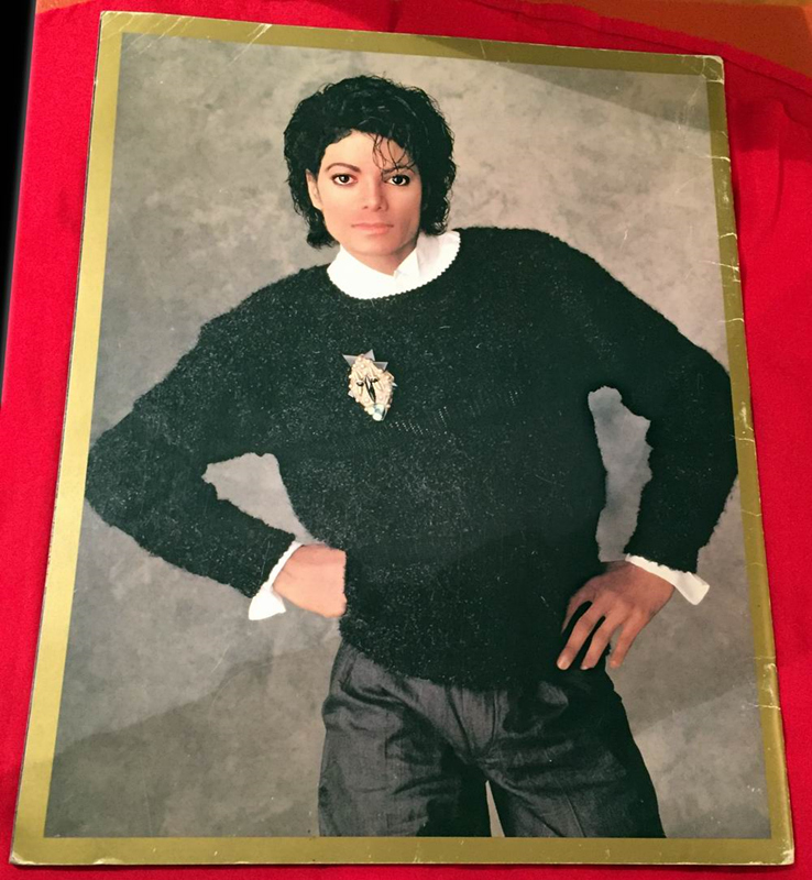 NO.5 SIGNED VICTORY TOUR BOOK 2_副本.jpg