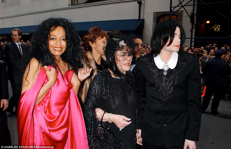 331B5BF900000578-3536122-Diana_Ross_left_Elizabeth_Taylor_centre_and_Michael_Jac.jpg