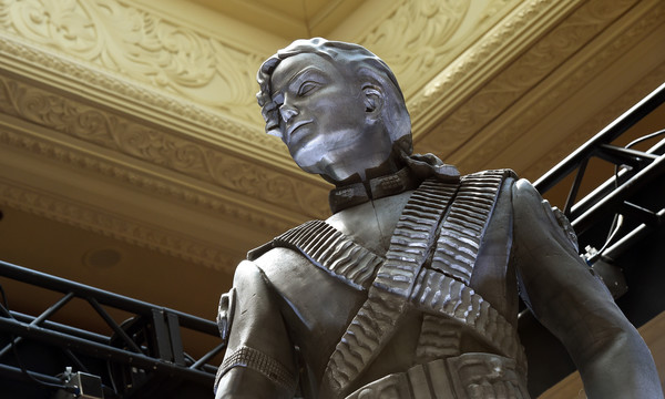 Michael Jackson HIStory Statue Unveiled Mandalay s-_TwQUDvNpl.jpg