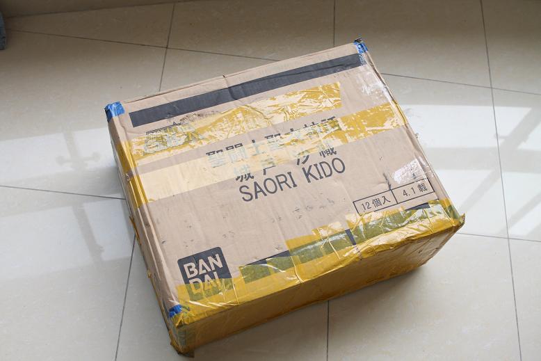 用圣衣神话的盒子装来的