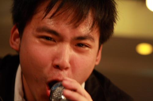 灯光下确实很热.JPG