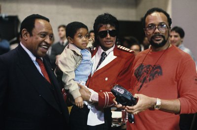 MV5BMTgyMTk0Mjk0NF5BMl5BanBnXkFtZTcwNzk4OTQ4Mg@@._V1._SX400_SY264_ (1).jpg