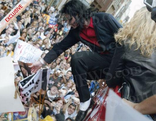 ht_mj_karenfaye_londonsonyprotest_100624_ssh.jpg