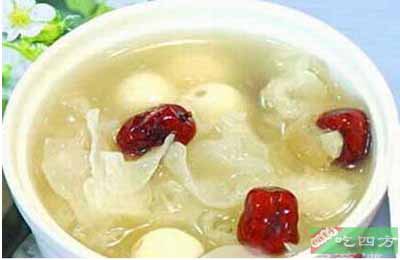 银耳莲子羹.jpg