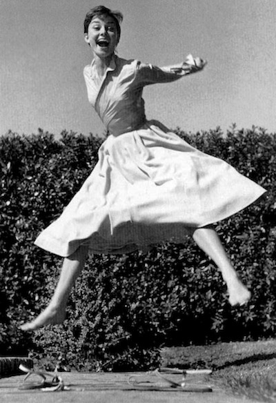 10.-Audrey-Hepburn-1955.jpg