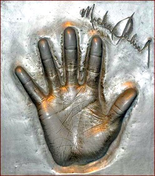 3-michael-jackson-hand-cast-2.jpg