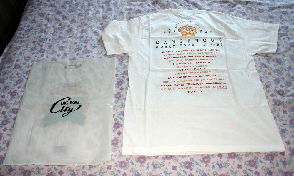 DANGEROUS TOUR TEE 背面