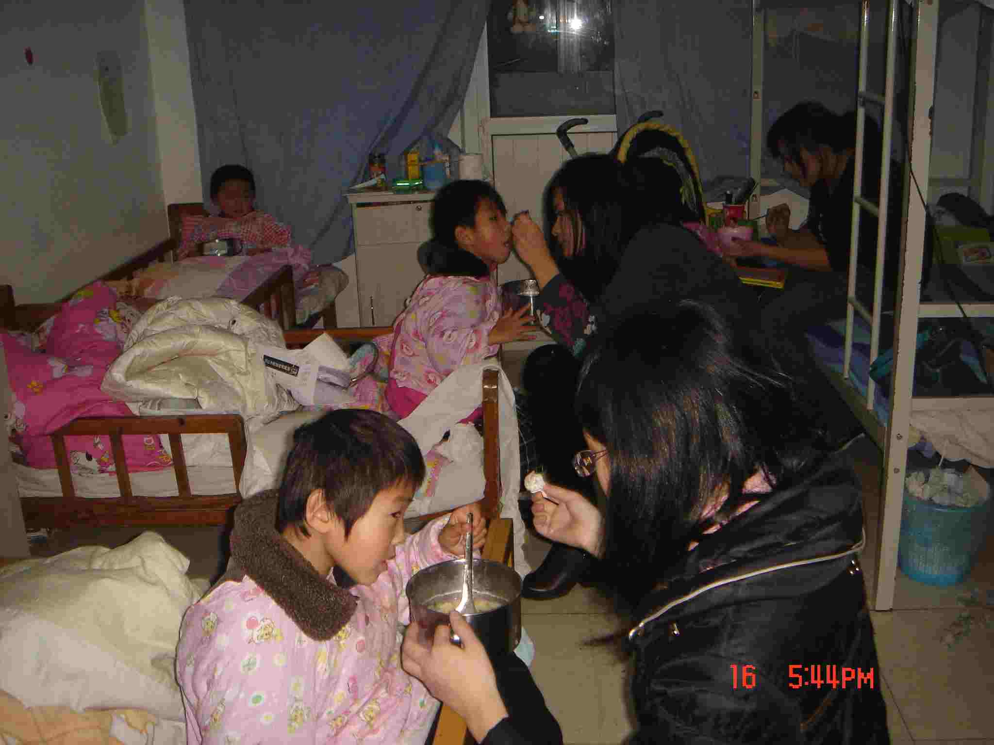 喂饭.jpg