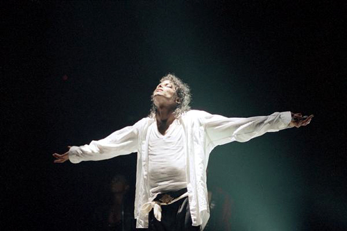 www.mjjcn.com_20091231__Michael-Jackson-Files~p1.jpg_1005280950b2eada1730ef4717.jpg