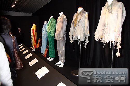 杰克逊穿过的演出服装